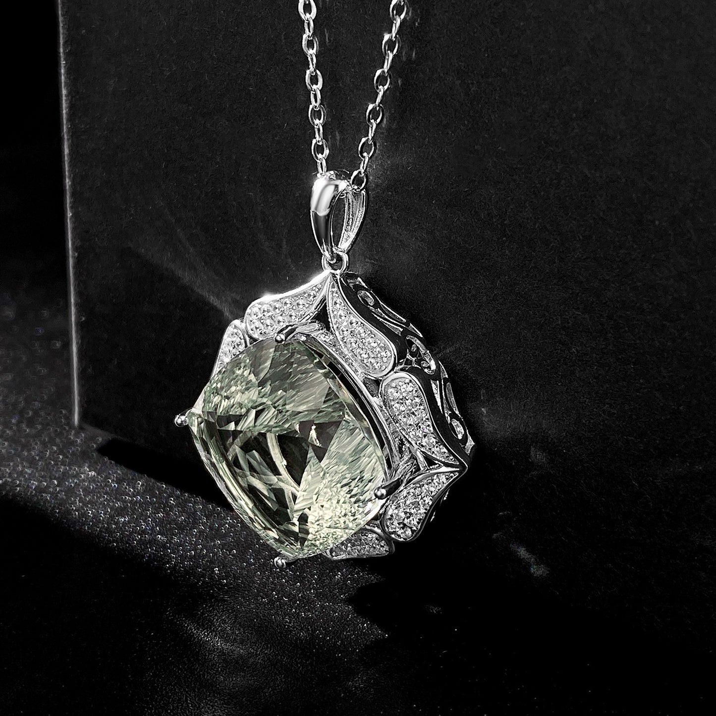 Chaîne de Chandail de luxe Féminité S925 Argent Ensemble Grand Vert Naturel Pendentif En Cristal de Haute qualité Bijoux - Maria B.