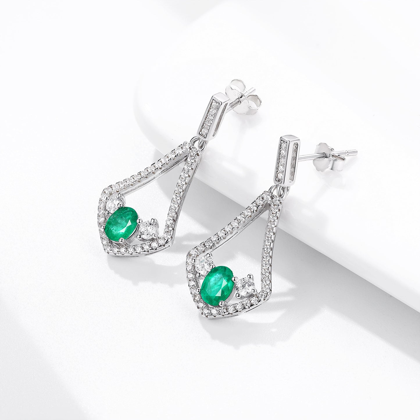 Naturel Émeraude Boucles D'oreilles Haute Qualité Zirconium S925 Argent - Maria B.