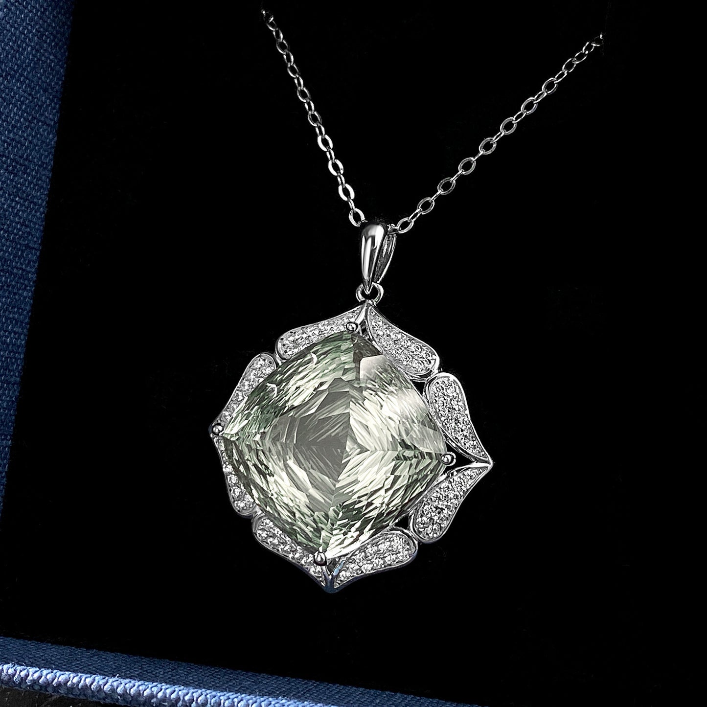 Chaîne de Chandail de luxe Féminité S925 Argent Ensemble Grand Vert Naturel Pendentif En Cristal de Haute qualité Bijoux - Maria B.