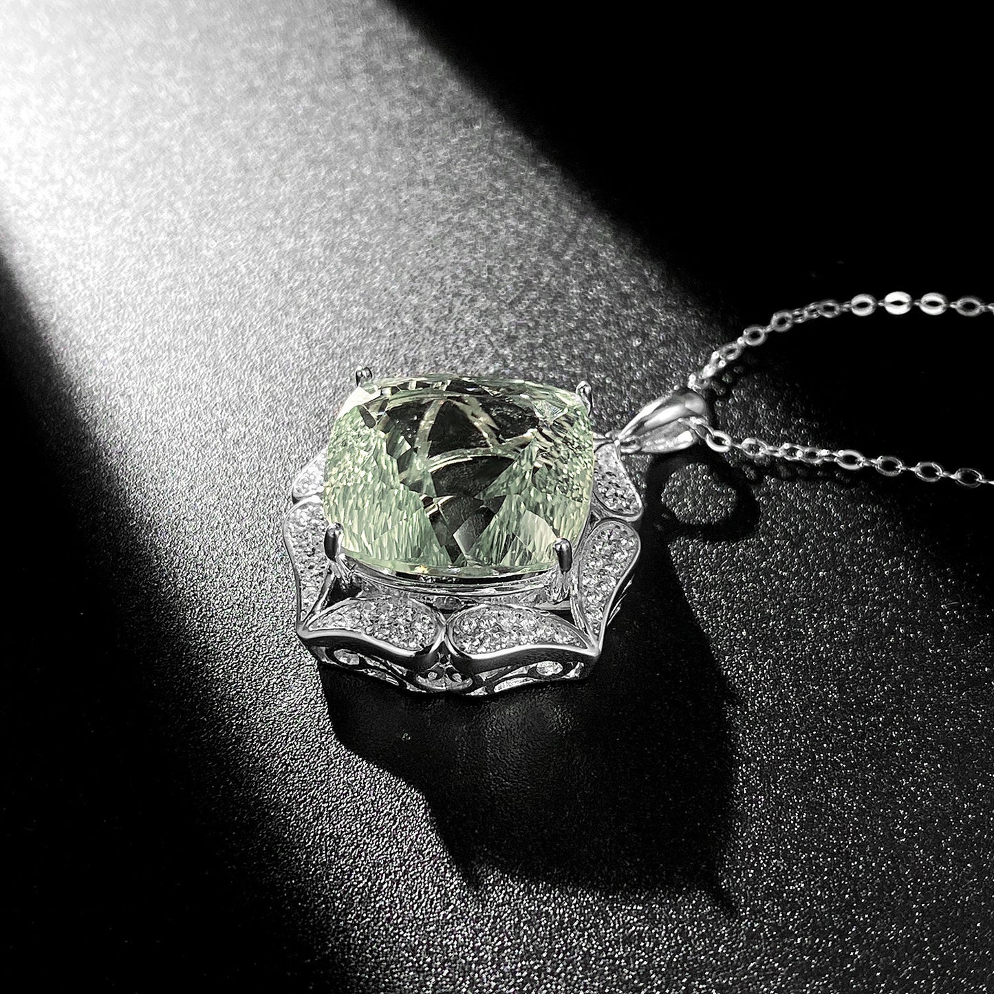 Chaîne de Chandail de luxe Féminité S925 Argent Ensemble Grand Vert Naturel Pendentif En Cristal de Haute qualité Bijoux - Maria B.
