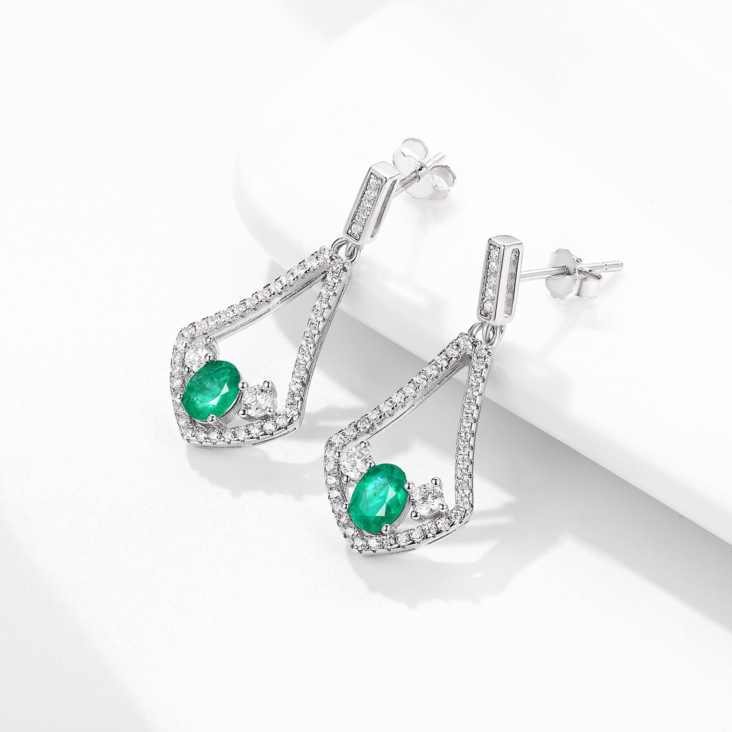Naturel Émeraude Boucles D'oreilles Haute Qualité Zirconium S925 Argent - Maria B.