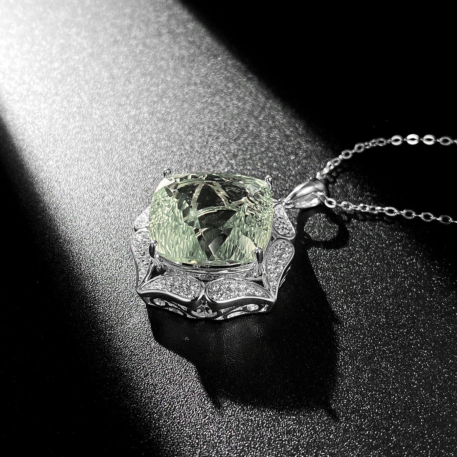 Chaîne de Chandail de luxe Féminité S925 Argent Ensemble Grand Vert Naturel Pendentif En Cristal de Haute qualité Bijoux - Maria B.