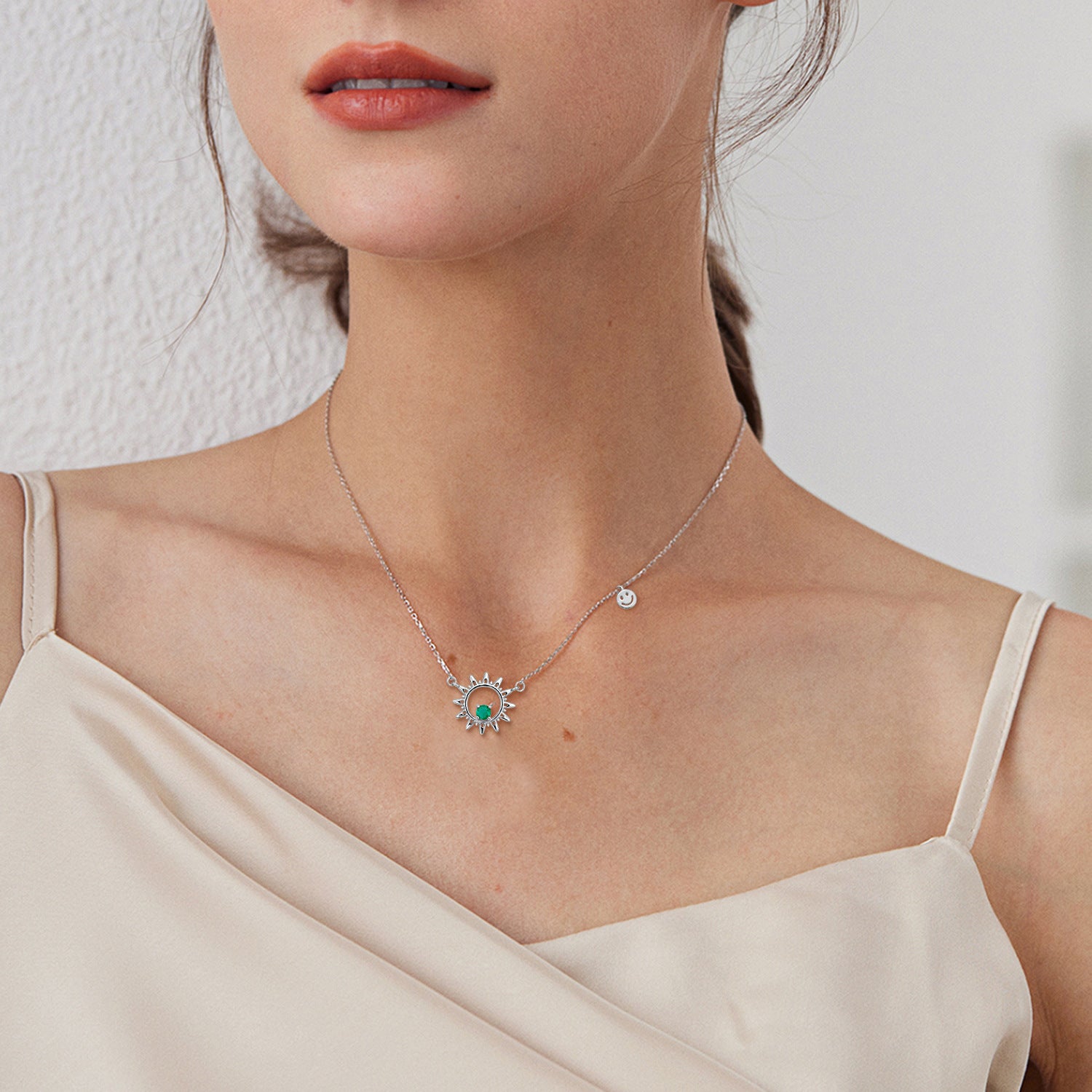 Women's Personality Collar Chain Round Temperament Emerald Necklace - Maria B.